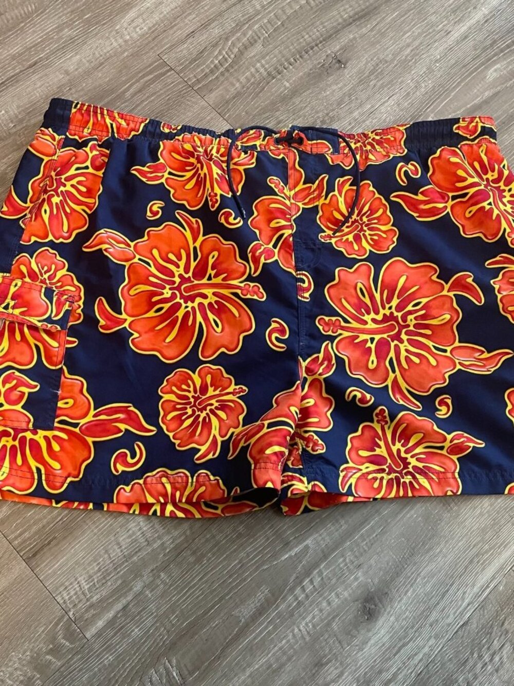 Sand N Sun Men's Swim Trunks Vibrant Floral Print Size 2XL Navy Blue Background